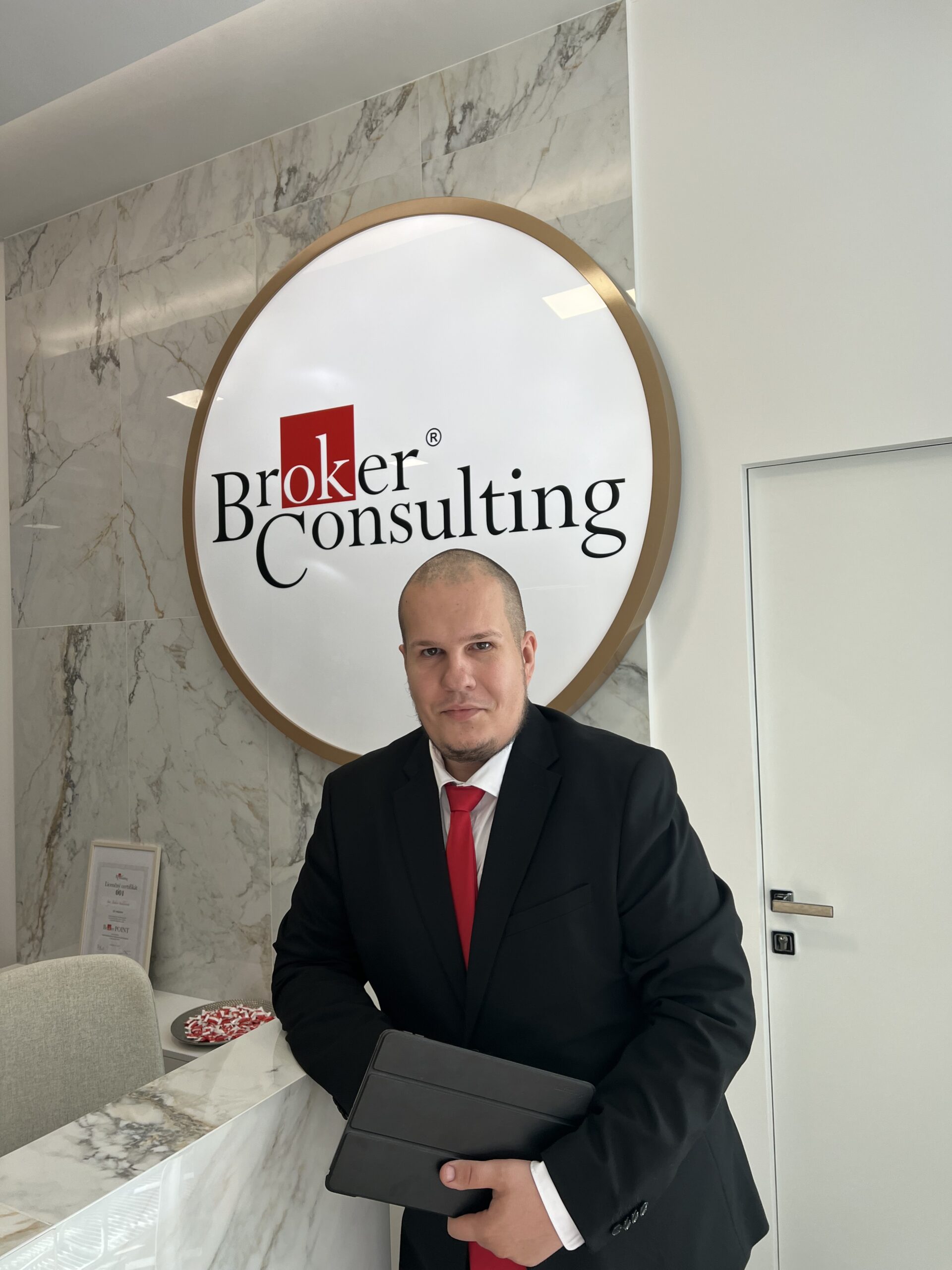 Lukáš Mišík, realitný reprezentant broker Consulting